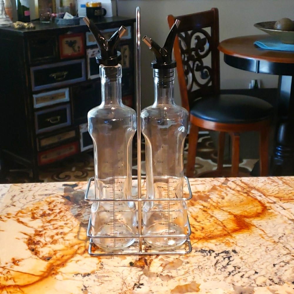 Oil and vinegar glass set with holder